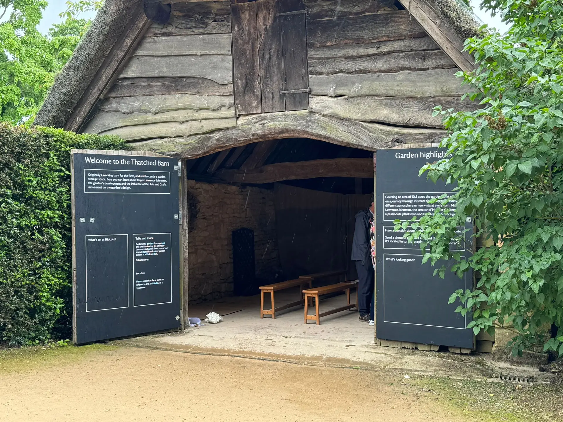 Hidcote National Trust black dibond2