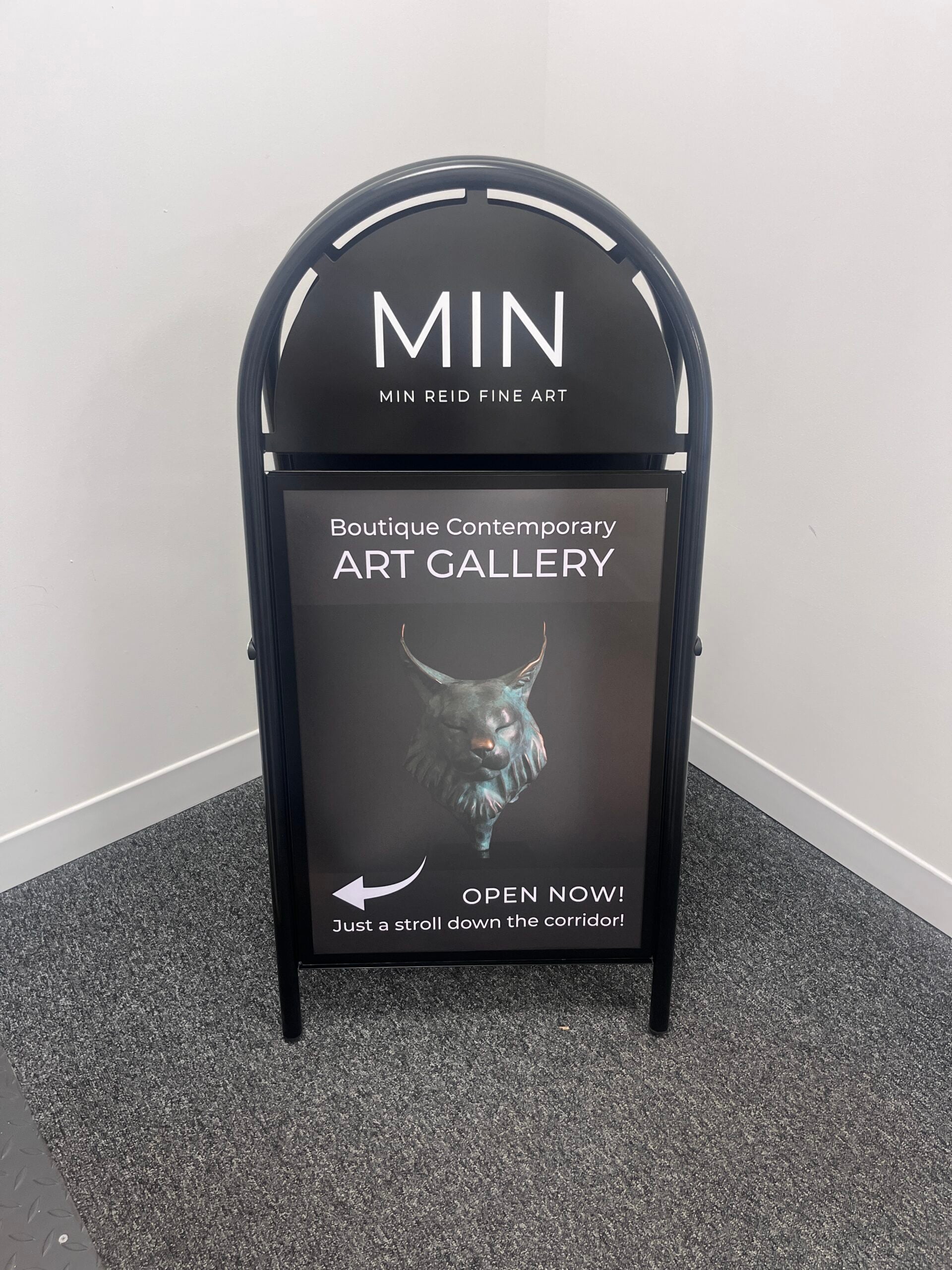 MIN Fine Art_Retail_Pavement Sign