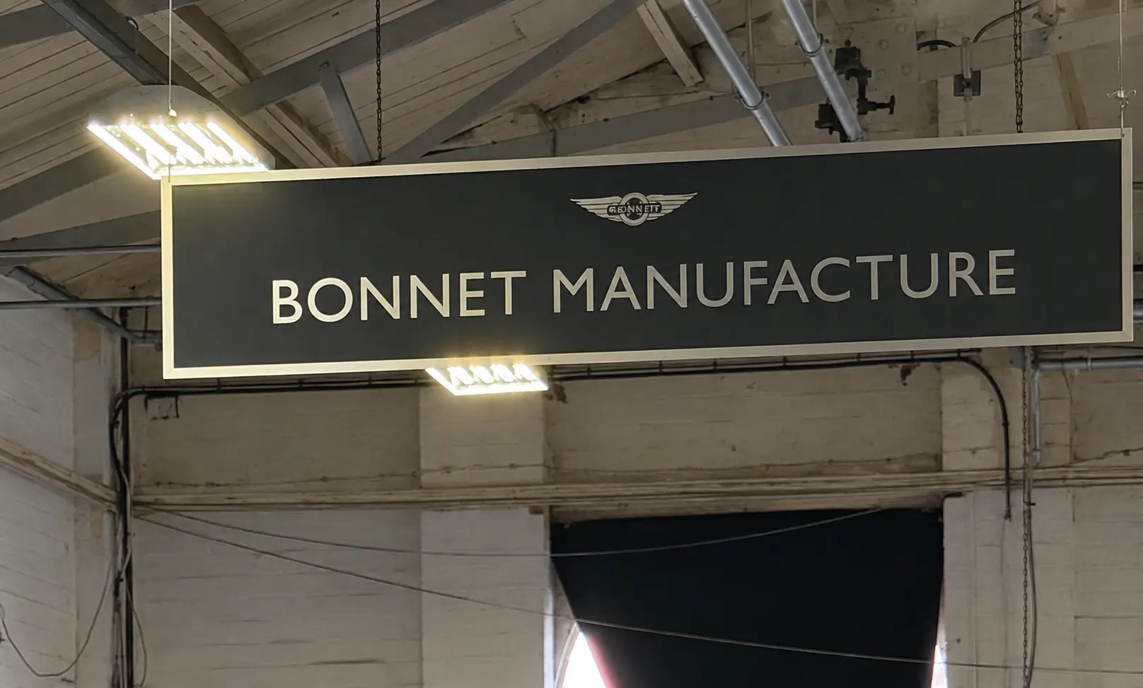 Morgan_hanging sign