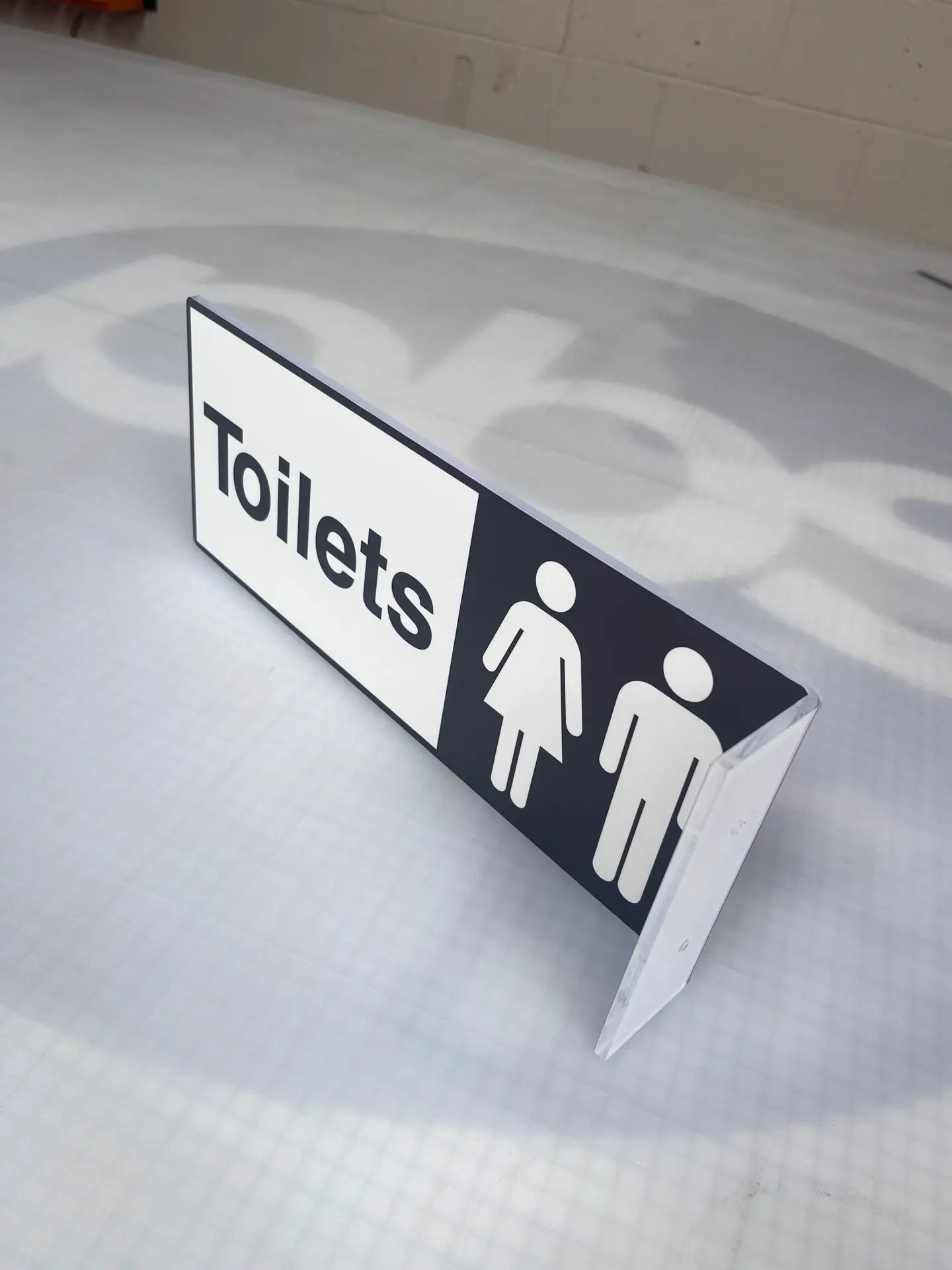 Padel & Play_Toilet Sign_ Bent Acrylic
