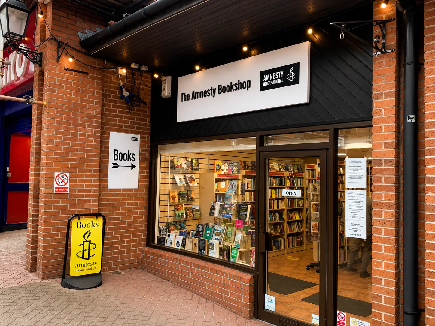 Amnesty bookshop_retail_tray sign