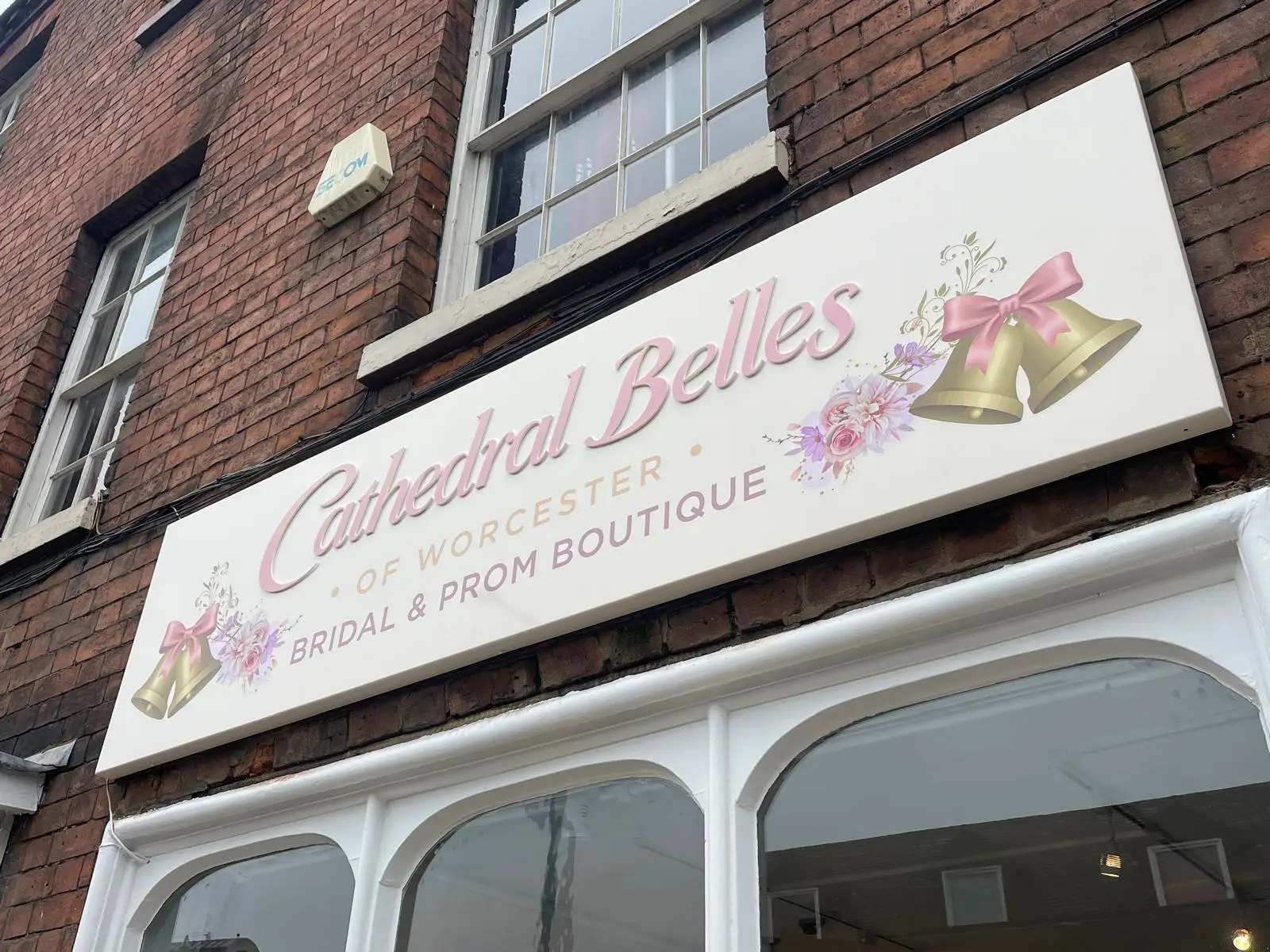 Cathedralbelles_Retail_Traysign1