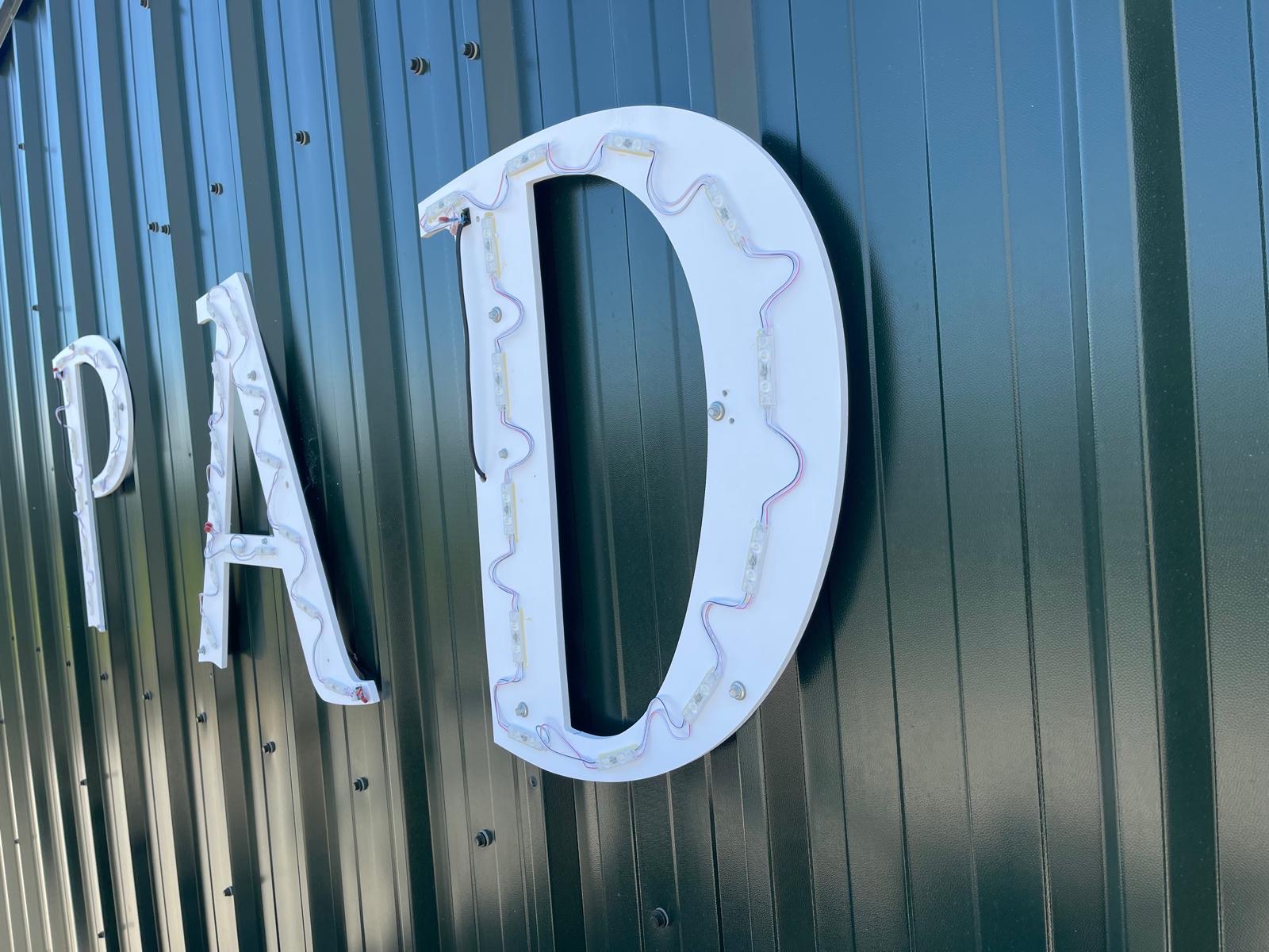 Padel & Play_ Sport _ Iluminated Letters