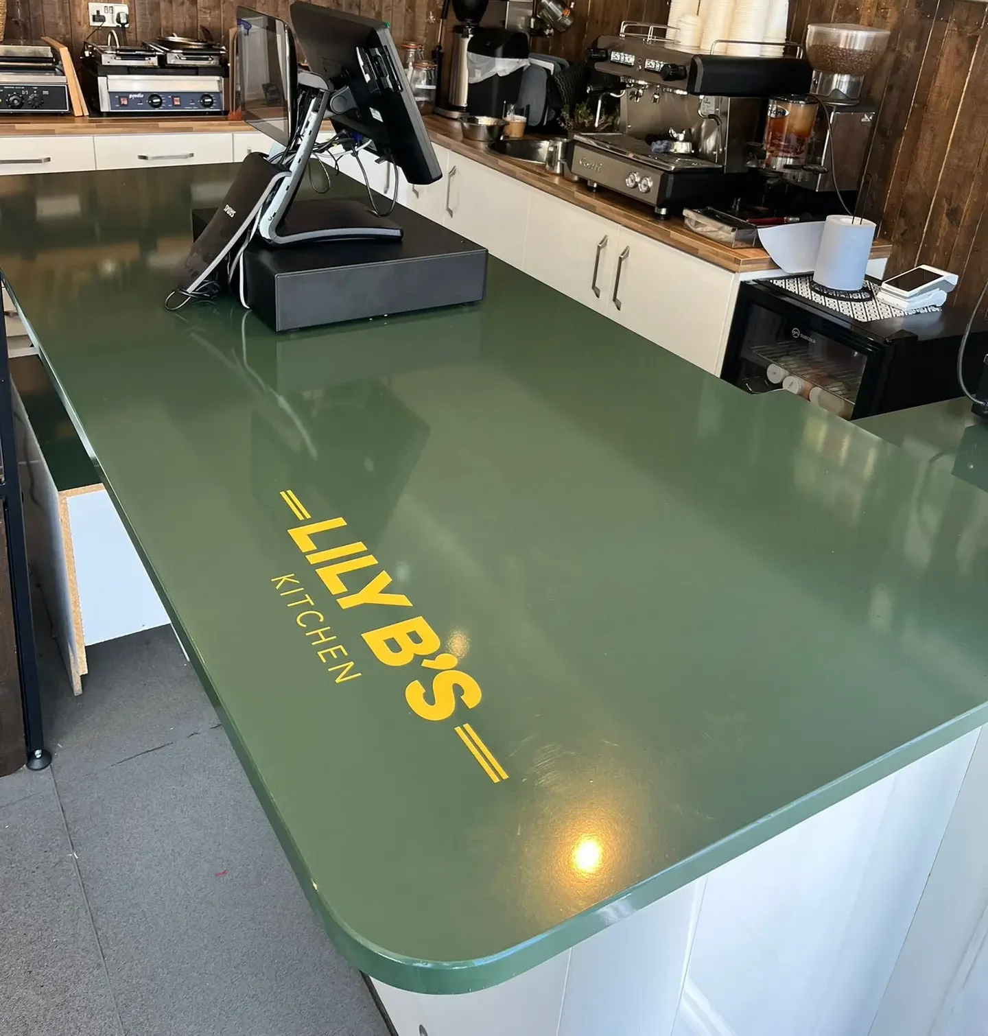 LilyBs_Retail_Countertop